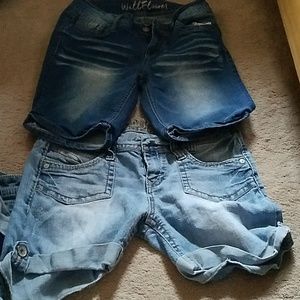 4 pairs of Jean shorts